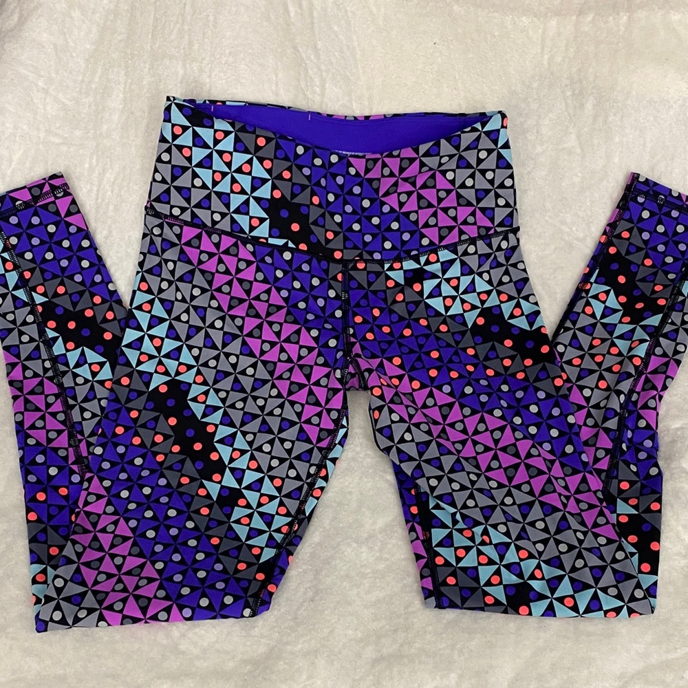 3/$20✨VSX Victoria's Secret Knockout Purple, Blue & Black Geometric Leggings